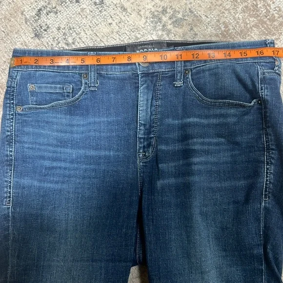 Torrid Premium Denim shorts - Picture 4 of 6